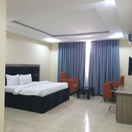 Golphins Suites & Hotel Abuja Dış mekan fotoğraf