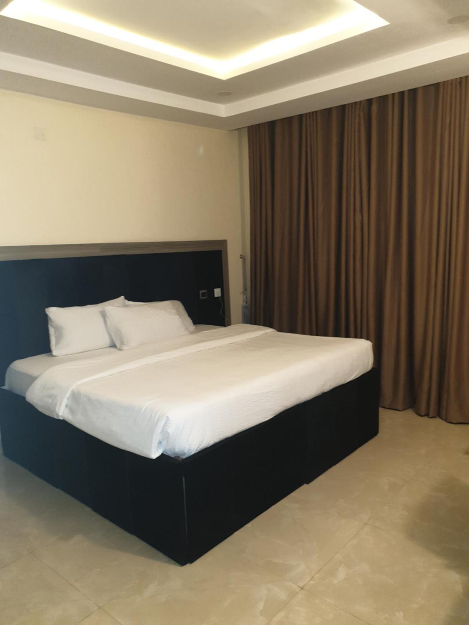 Golphins Suites & Hotel Abuja Dış mekan fotoğraf