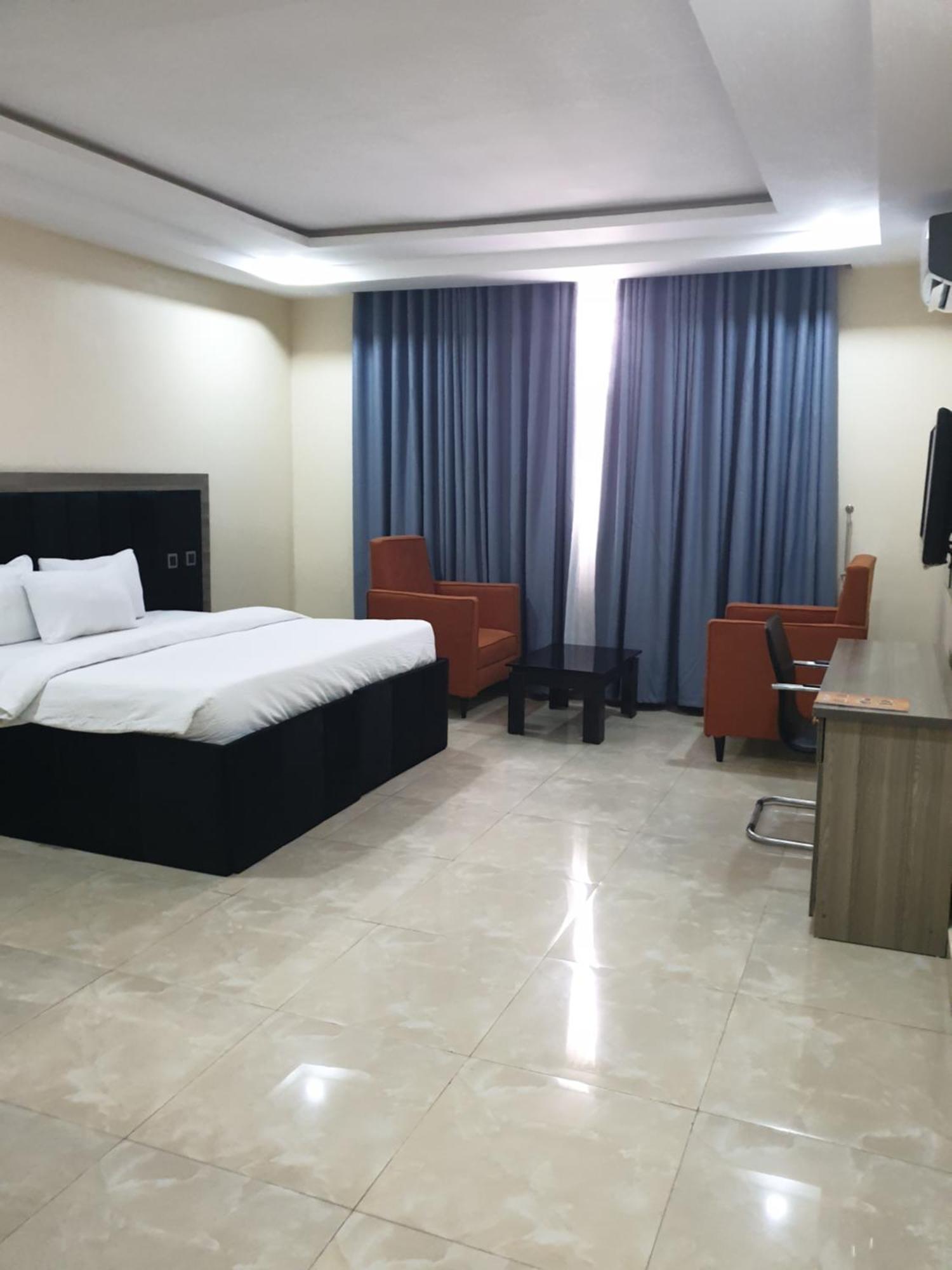 Golphins Suites & Hotel Abuja Dış mekan fotoğraf