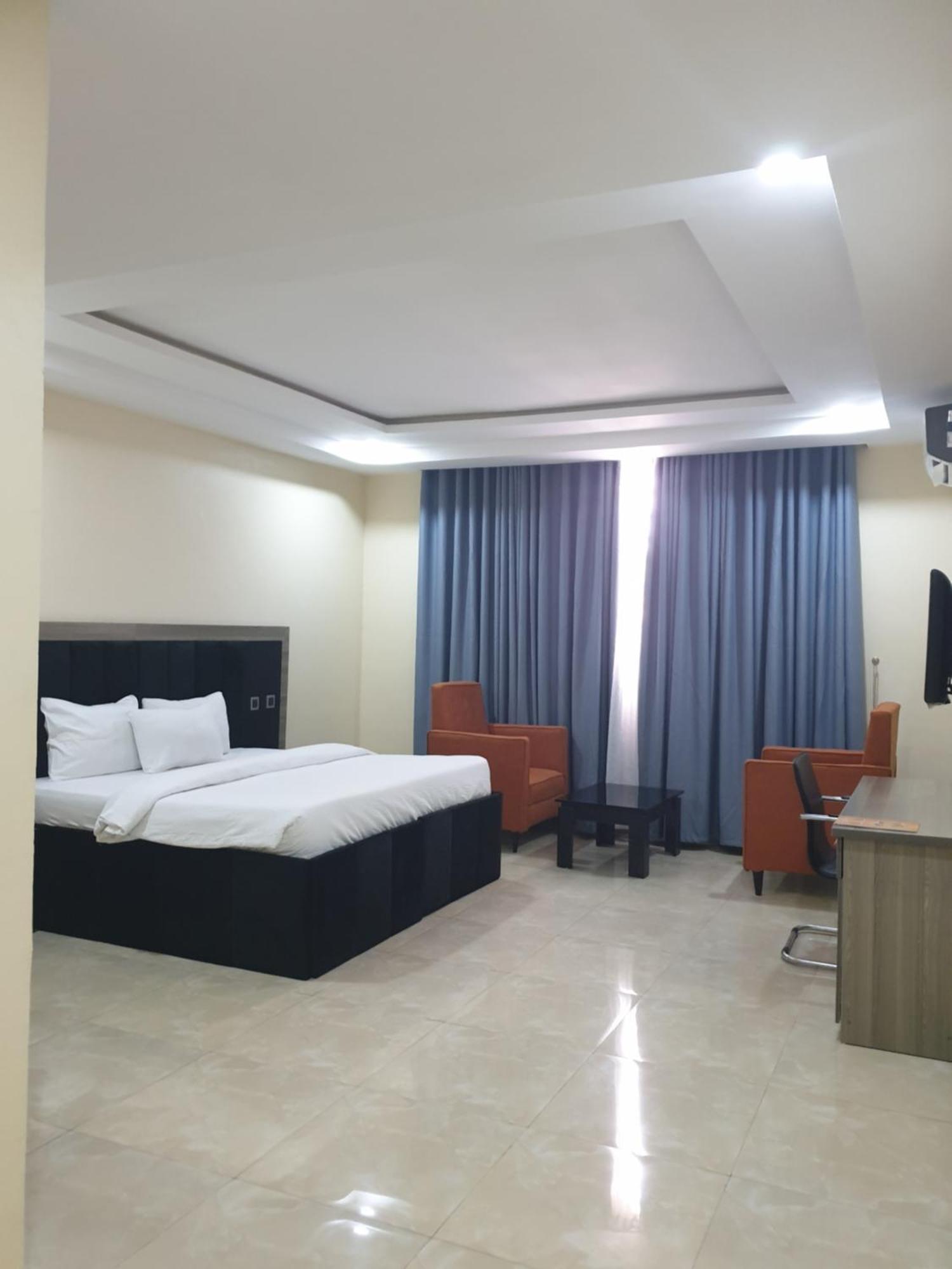 Golphins Suites & Hotel Abuja Dış mekan fotoğraf